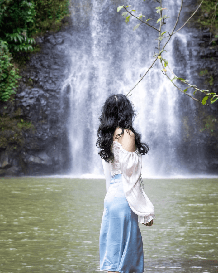 降雨に来ると、理想的なチェックインポジションを見つけるのは簡単です。美しい写真を持っています