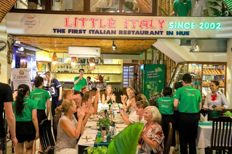 Ăn Pizza Kiểu Ý Ngon Chuẩn Tại Ô Kìa Little Italy Restaurant
