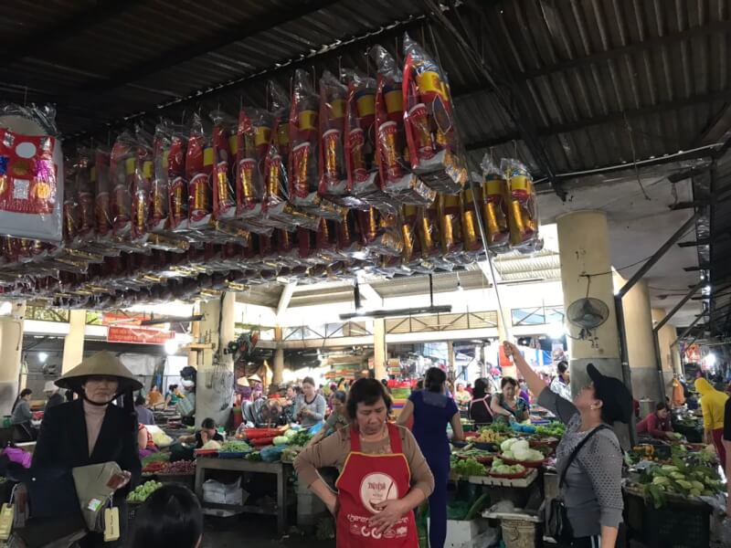 Chợ Xép Huế – Thiên Đường Secondhand Giữa Lòng Thành Phố