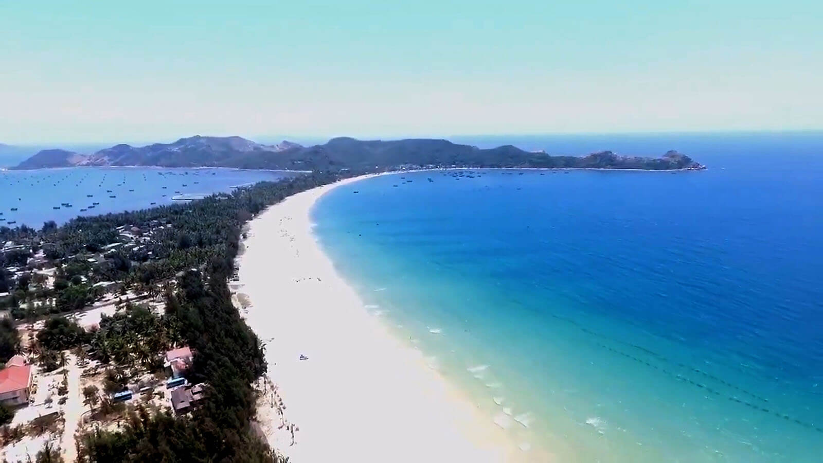 Trải Nghiệm Làng Chài Và Hải Sản Tươi Ngon Tại Biển Vinh Thanh