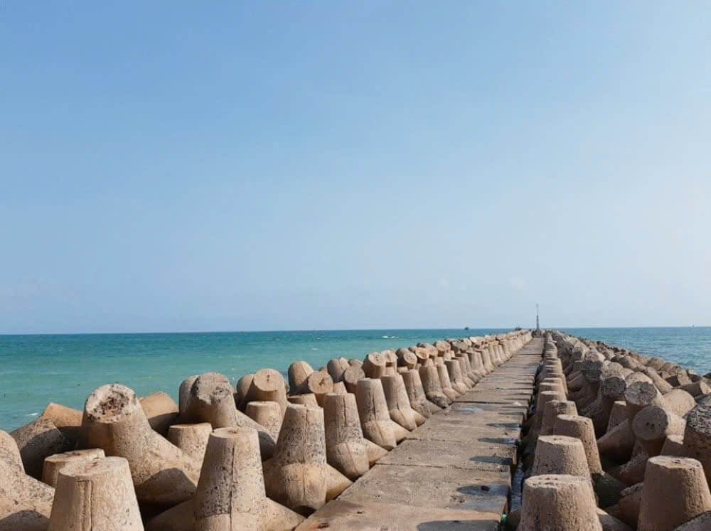 Bờ Kè Khánh Hội – Nơi Biển Xanh Và Bình Yên Gặp Gỡ