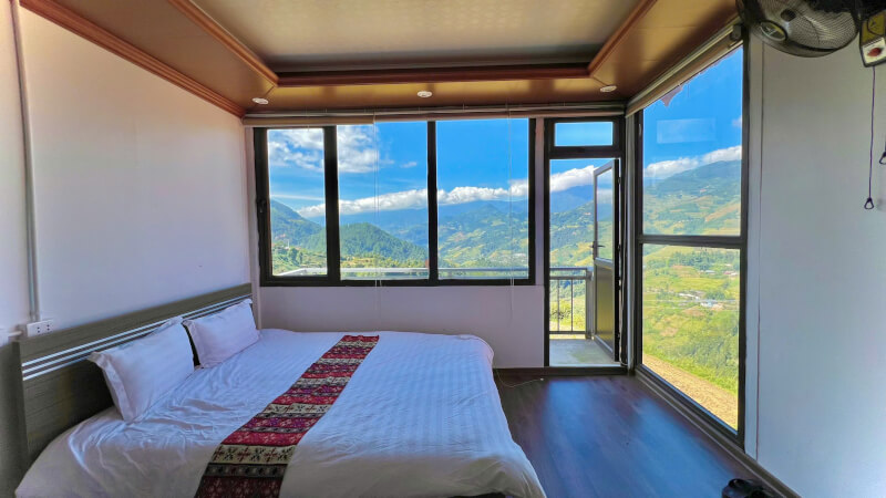 Bungalow mountain view