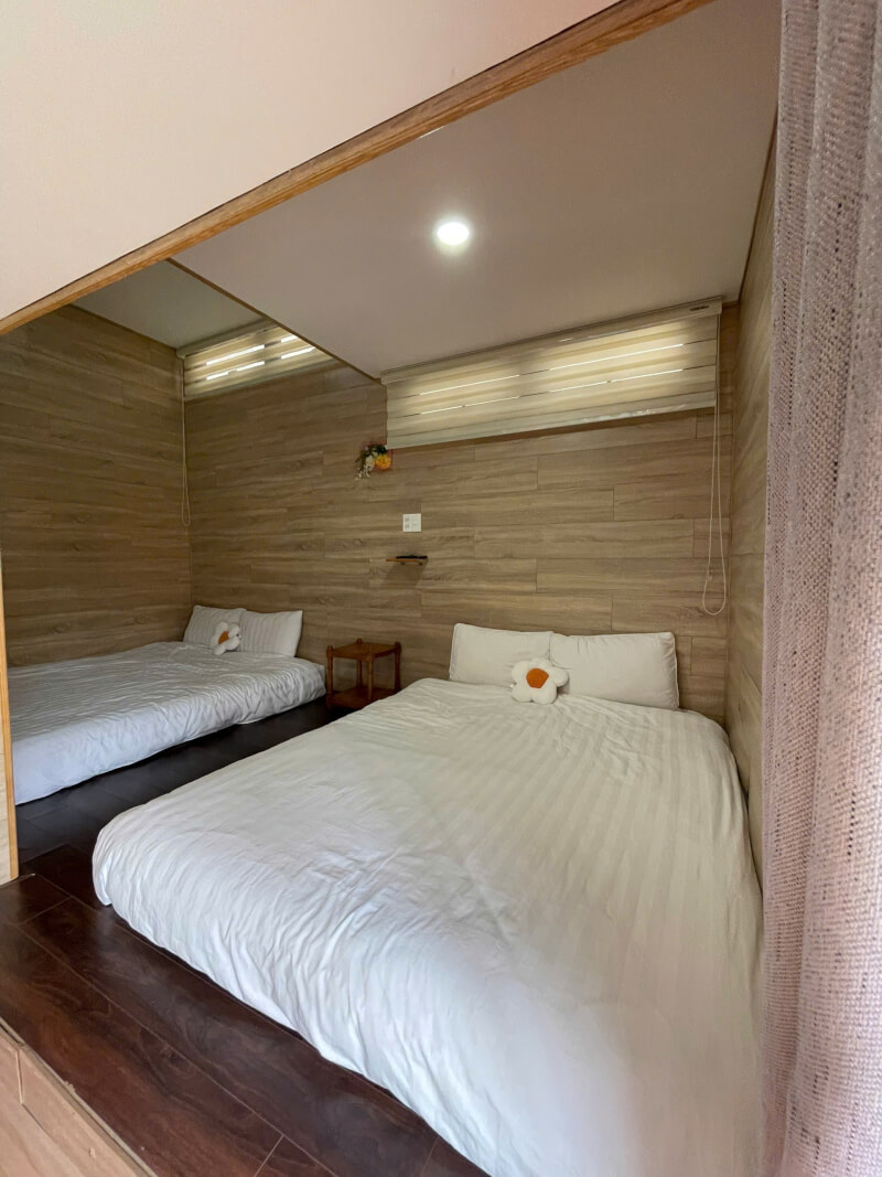 정원 전망이있는 4 중 방