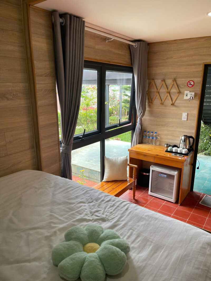 정원 전망이있는 4 중 방