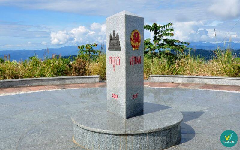 Cột mốc Đông Dương - Kon Tum