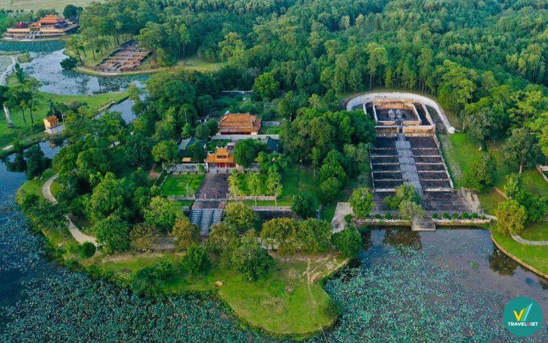 Tham quan các lăng tẩm triều Nguyễn