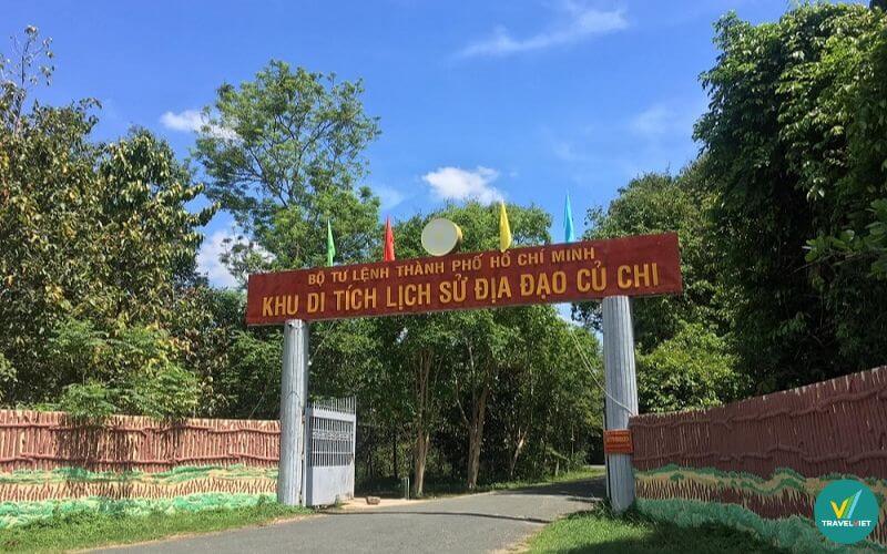 Tham quan Địa đạo Củ Chi