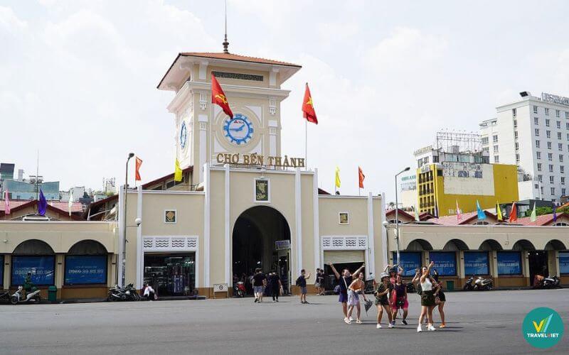 Dạo chợ Bến Thành