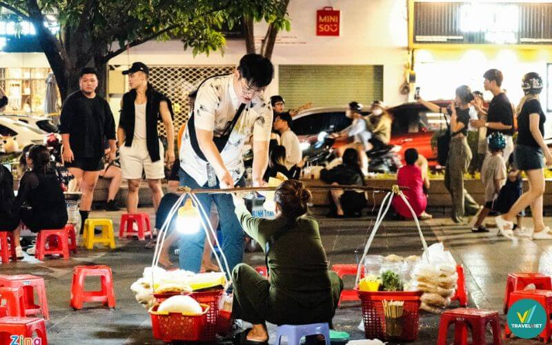 Dạo chơi ở phố đi bộ Nguyễn Huệ
