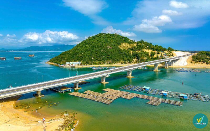Cầu vượt biển Đề Gi - Bình Định