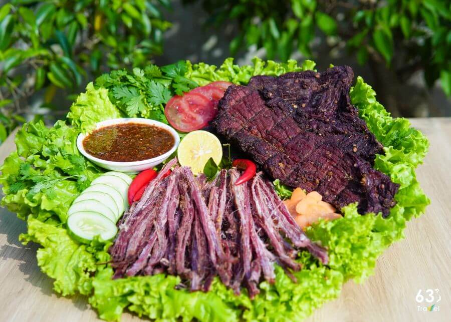 Thịt trâu gác bếp