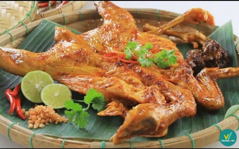 Gà nướng lá mắc mật