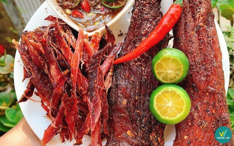 Thịt trâu gác bếp