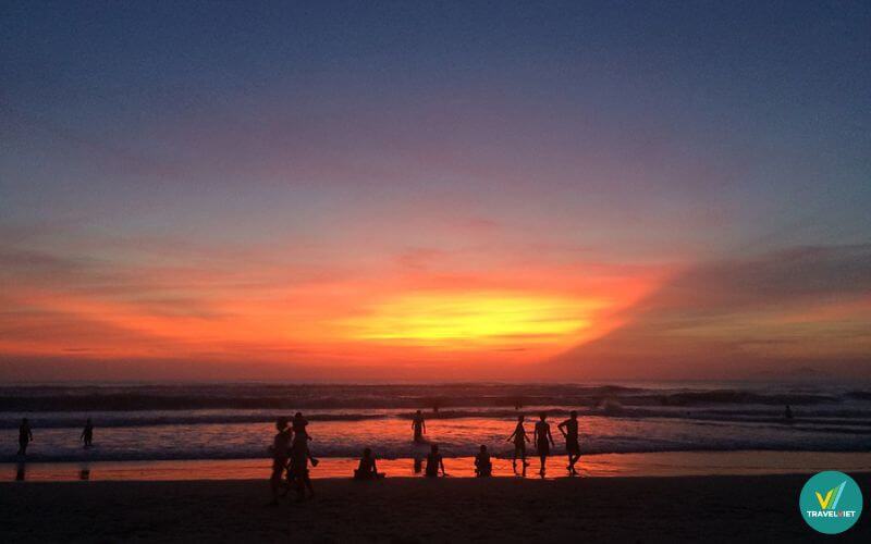 ngắm hoàng hôn ở biển mỹ khê