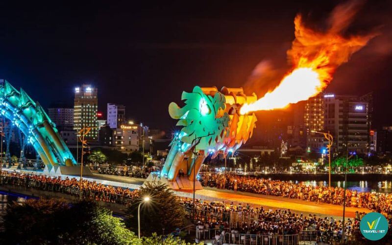 Chiêm ngưỡng cầu Rồng phun lửa và nước