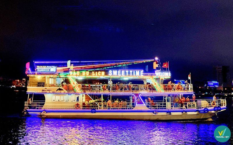 Trải nghiệm du thuyền trên sông Hàn ngắm cảnh