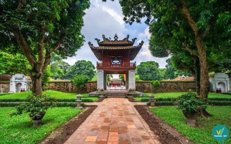 Tham quan Văn Miếu - Quốc Tử Giám