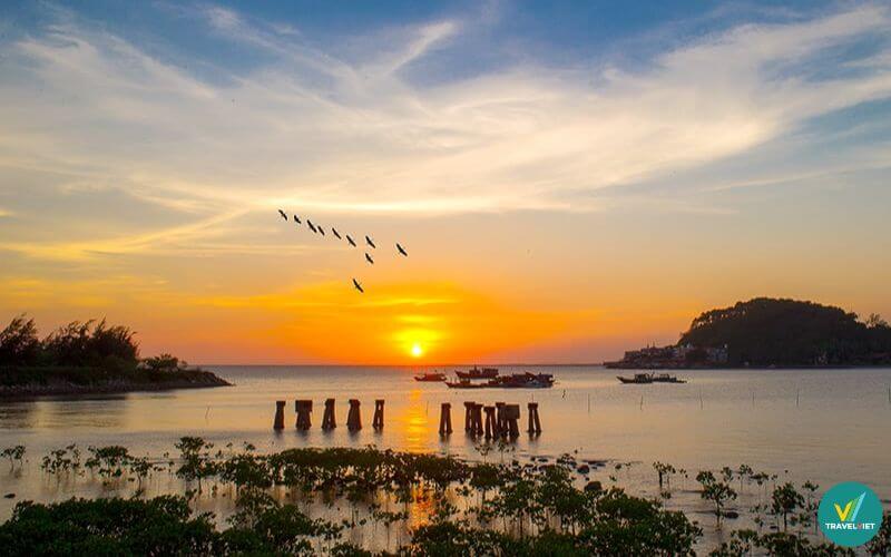 Ghé thăm Di tích Bến tàu Không Số