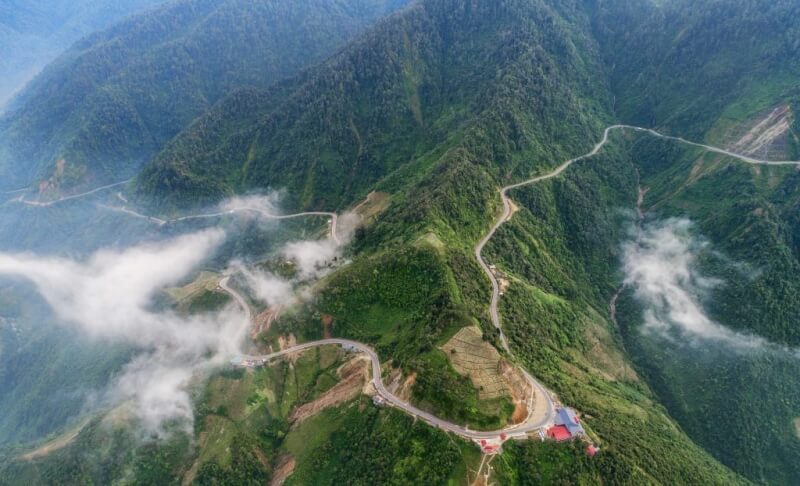 Vượt đèo Khau Phạ