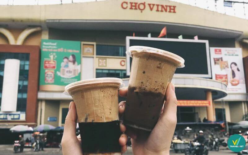 Thưởng thức cà phê bọt chợ Vinh