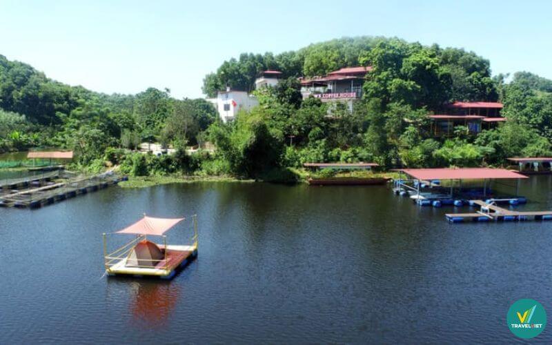 Thưởng ngoạn Đầm Ao Châu