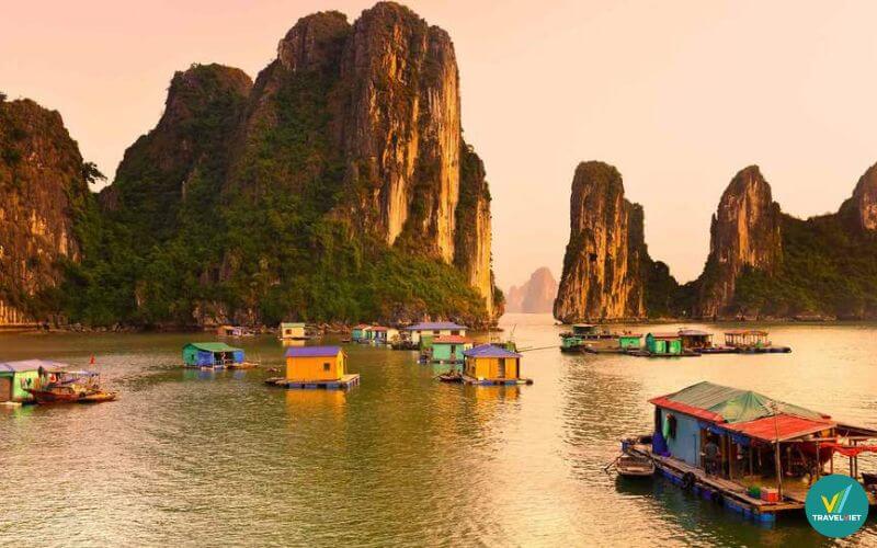 Tham quan các làng chài nổi ở Quảng Ninh