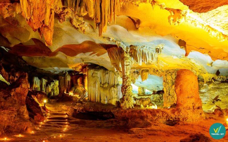 Khám phá những hang động kỳ bí của Hạ Long