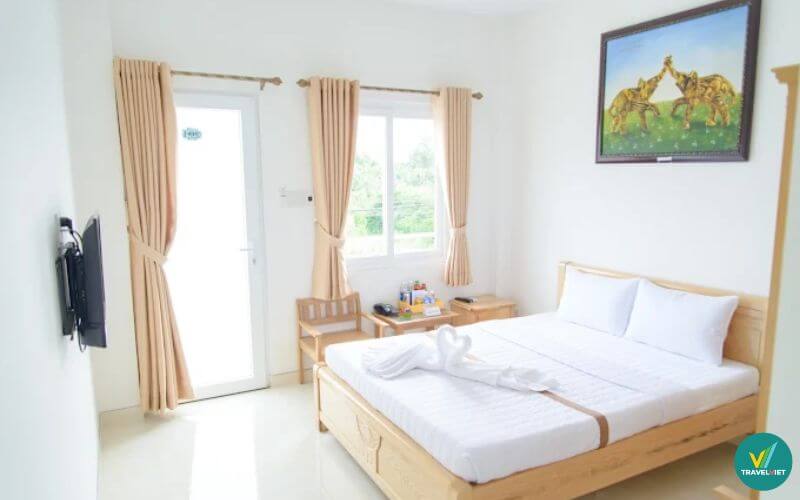 Khách sạn Hùng Long