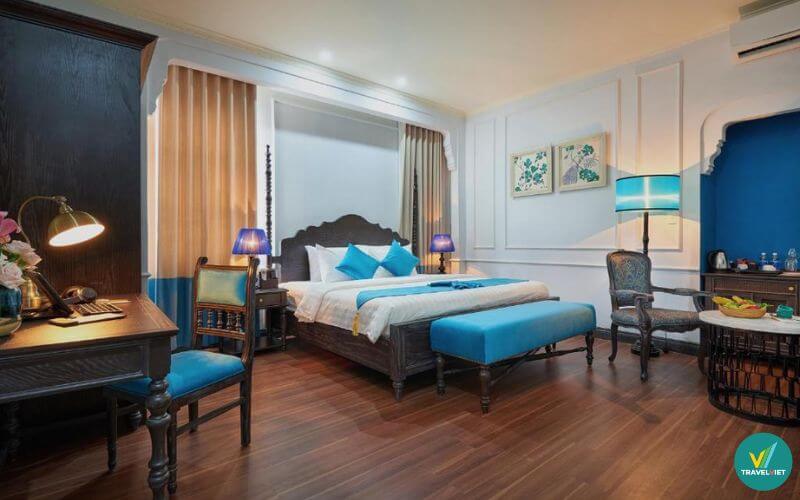 Manoir Des Arts Hotel