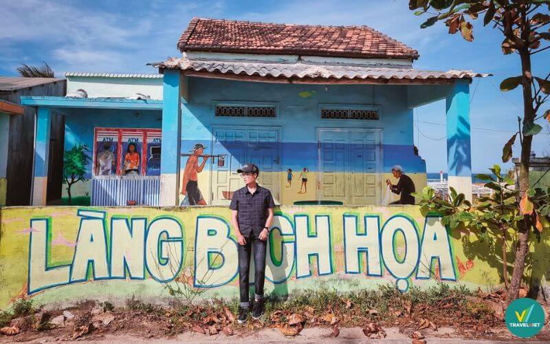 Làng bích họa Tam Thanh