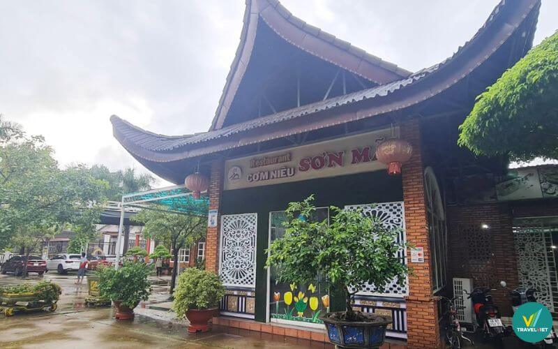 Nhà hàng cơm niêu Sơn Mã