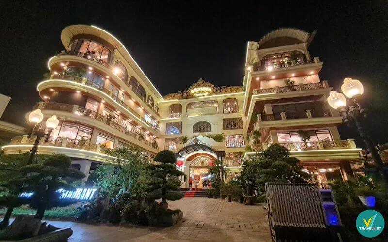 Đông Hoa Restaurant