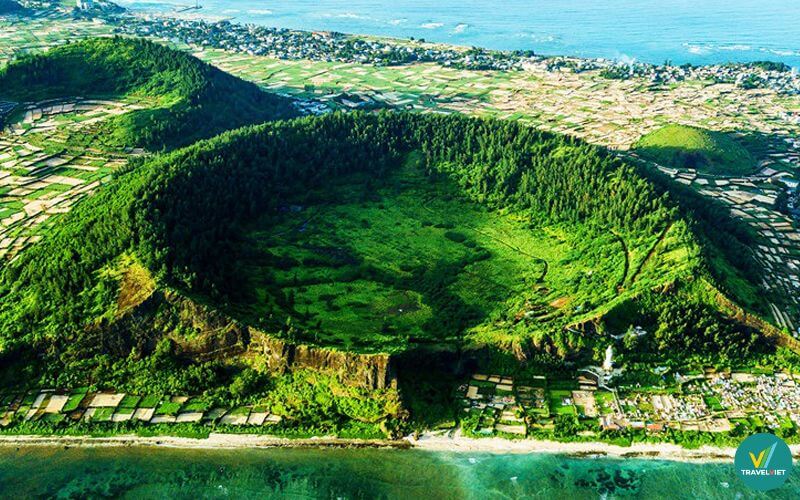 Núi lửa Giếng Tiền