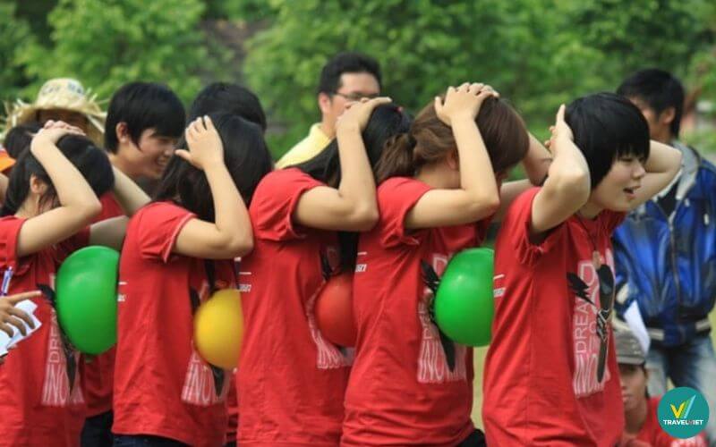 Đưa bóng về đích