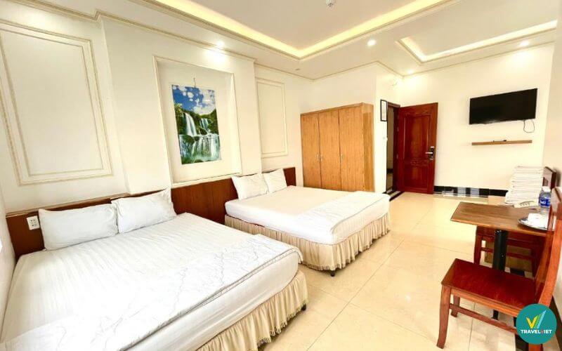 Khách sạn Phụng Hoàng Vũ