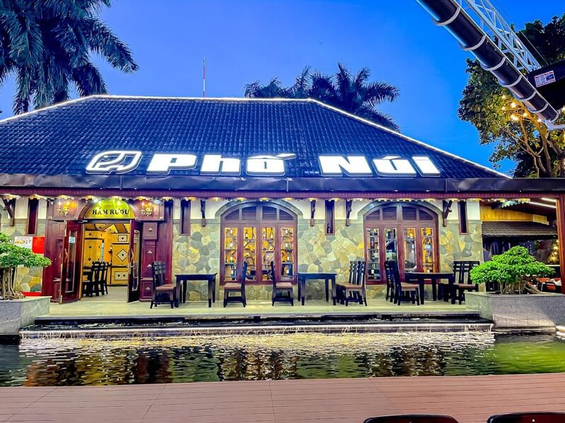 Nhà hàng Phố Núi