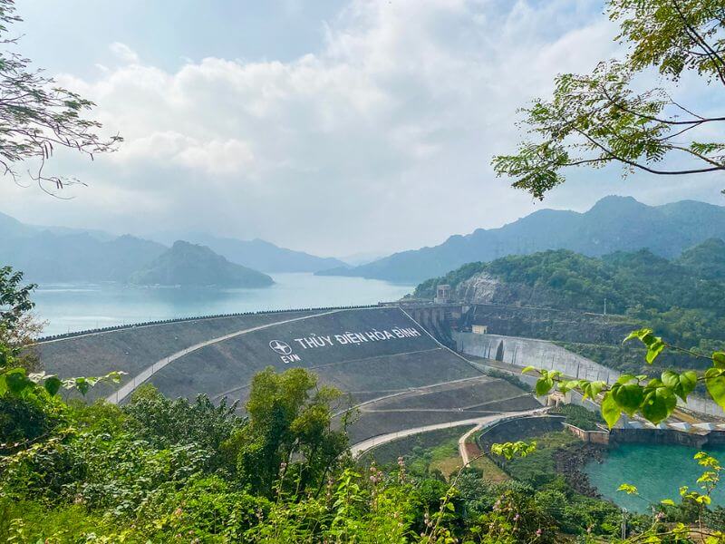 Hoa Binh Lake is the largest artificial water reservoir in Vietnam with a length of up to 230km