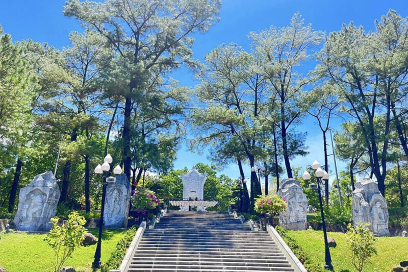 쯔엉 손 순교자 묘지