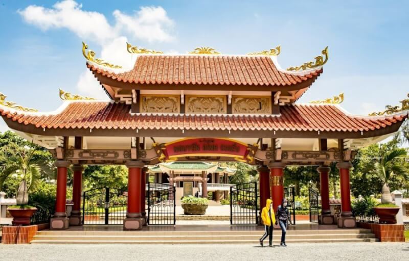 Nguyen Dinh Chieu mausoleum and memorial house