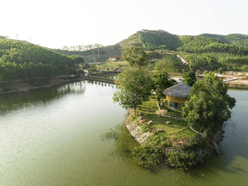 Khu du lịch sinh thái Vạn Hoa Hồ Va.