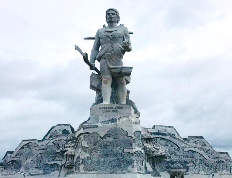 Khám Phá Tượng Đài N'Trang Lơng - Biểu Tượng Anh Hùng Tây Nguyên