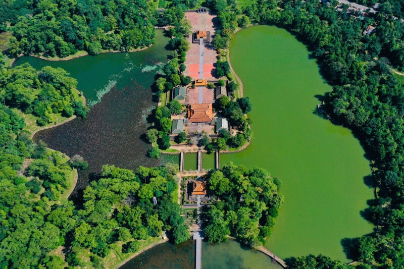 グエン朝王陵の複合施設