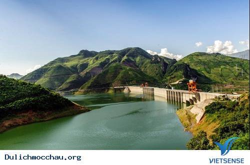 山罗水电站湖