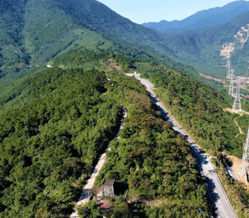 Di tích Hoành Sơn Quan trên đỉnh Đèo Ngang.