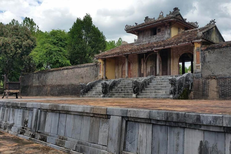 Thieu Tri 왕의 무덤