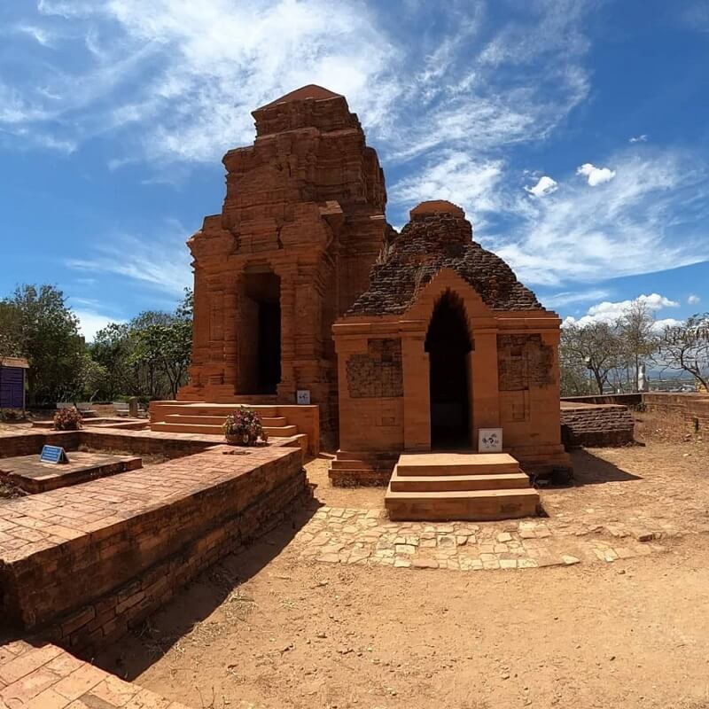 ポッシャヌ チャム タワー