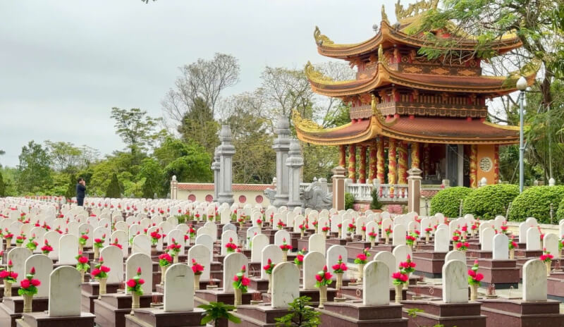 쯔엉 손 순교자 묘지