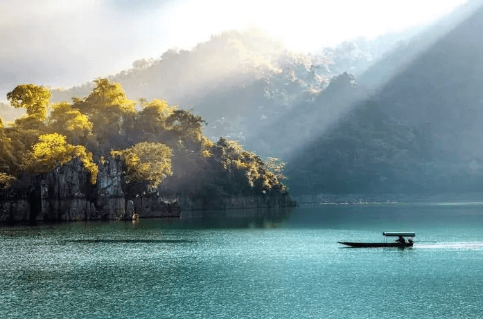 Tiên cảnh hồ Na Hang ở Tuyên Quang - Đẹp như vịnh Hạ Long mà ít người biết quá
