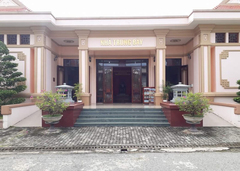 阮生萨克遗址陈列室