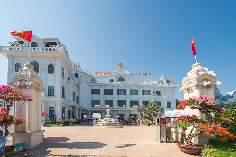 Gói Ghém Ưu Phiền Để Về Với Bamboo Riverside Mộc Mạc